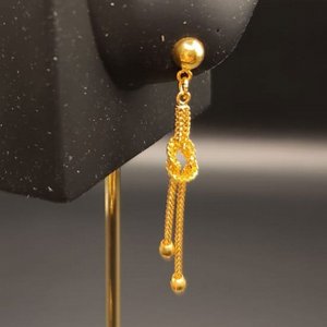    21  21K Gold Earrings