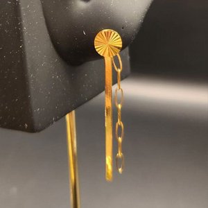   21  21K Gold Heart Earrings